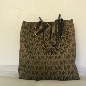 Michael kors tote